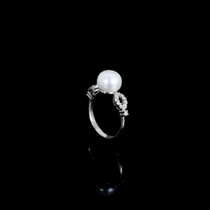 Déchirer Ring| Fresh Water Pearls | 18K White Gold