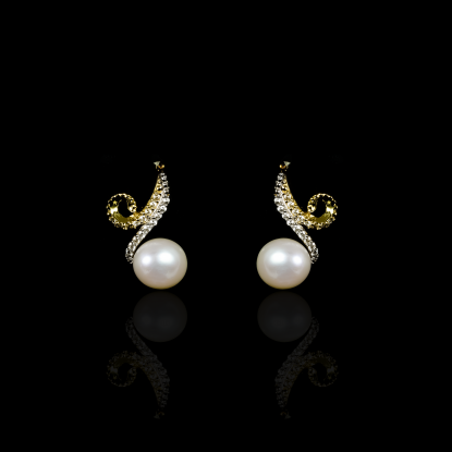 Infini Earrings | Fresh Water Pearl | 18K Gold