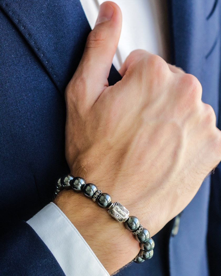 5 mistakes you make when you wear hand bracelets for men