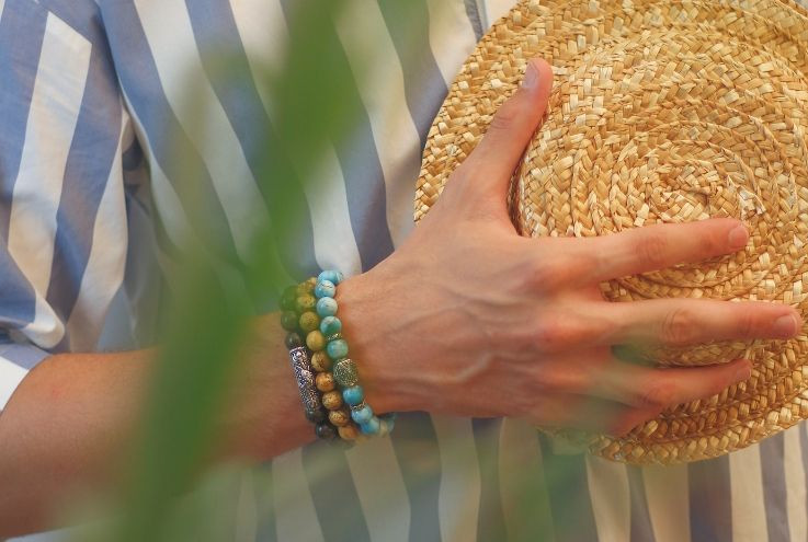 A great outfit is a must on the beach! Add some pepper with the right semi-precious stone bracelets